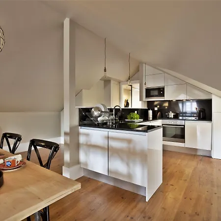 파이브 스타스 아파트먼트 비카 *