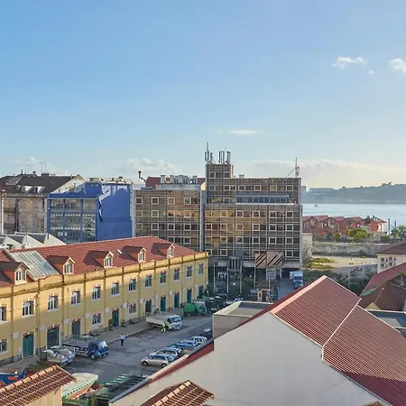 Apartment Five Stars Bica Lisbon