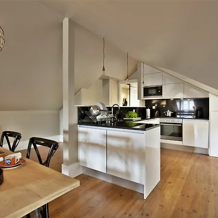 Apartment Five Stars Bica Lisbon