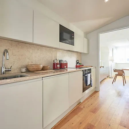 Five Stars Bica * リスボン