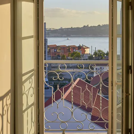 Five Stars Bica * リスボン